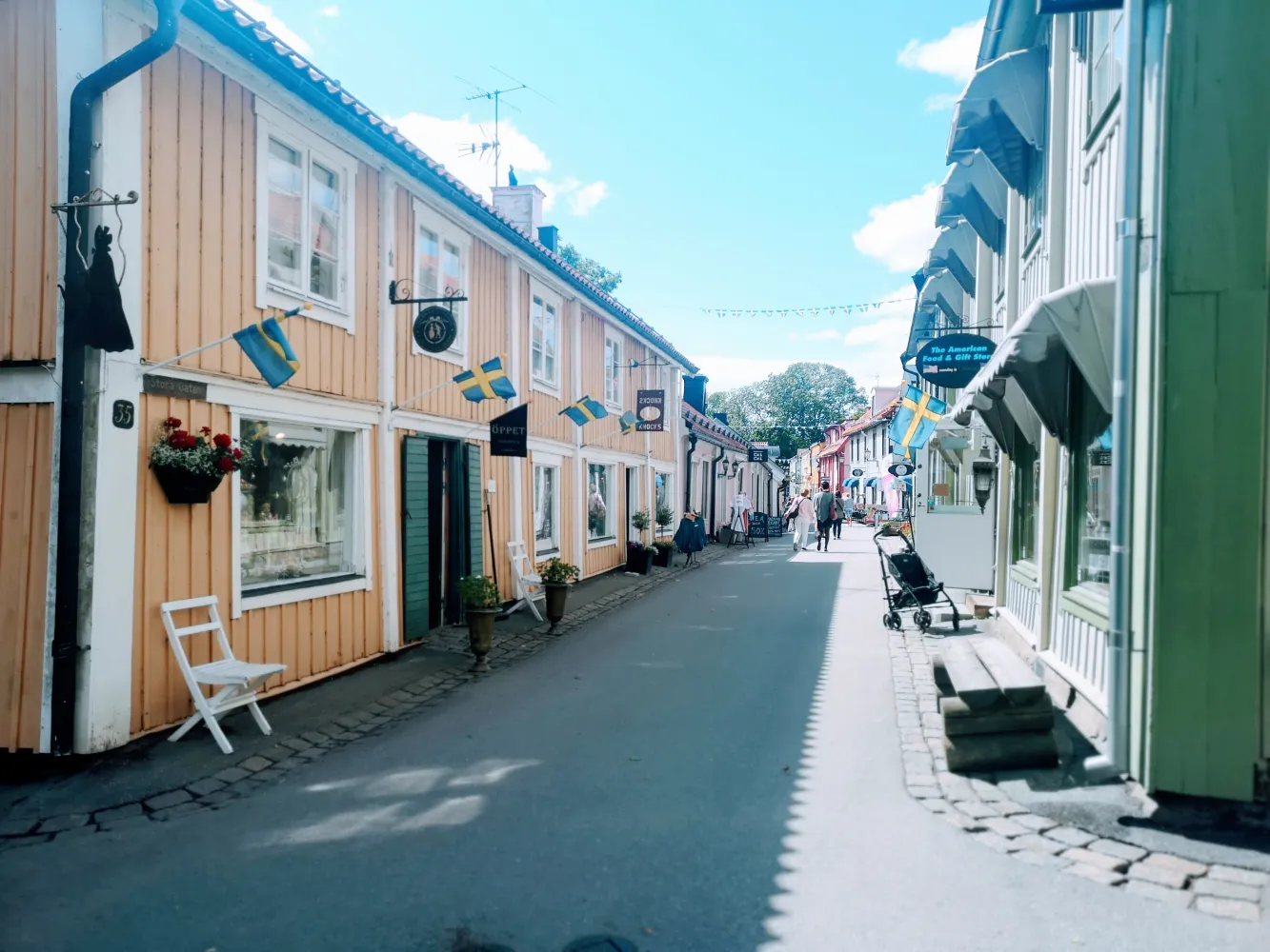 Shoppa i unika butiker på Stora Gatan i Sigtuna