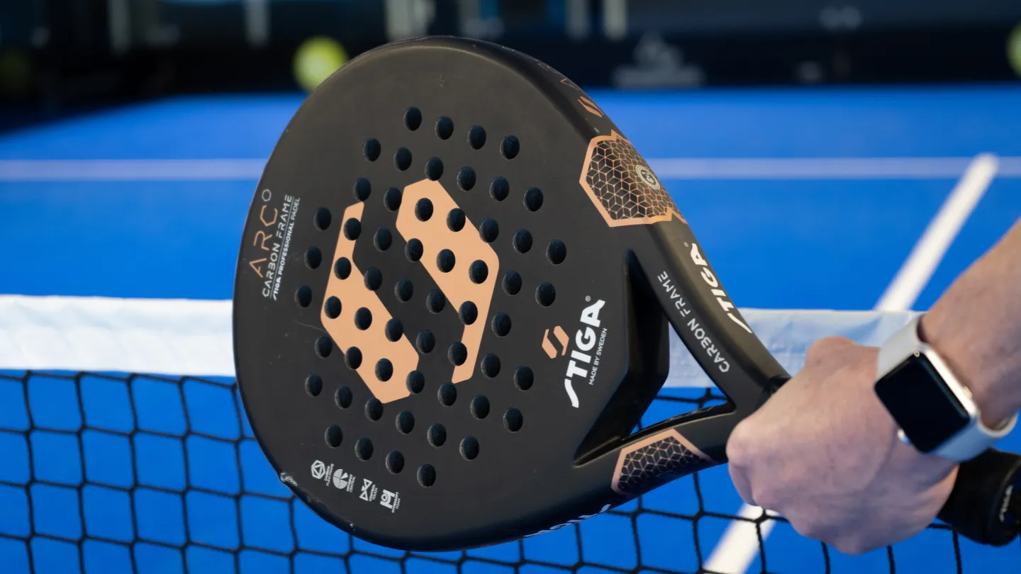 Boka banor på WE padel i Sigtuna eller Arlandastad